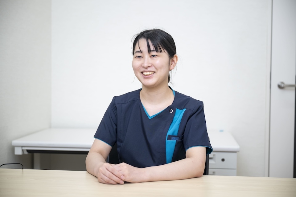 日々の業務を通じて、看護師としての成長を実感。 患者さんのリハビリや療養を支援し、在宅復帰の願いを叶える。