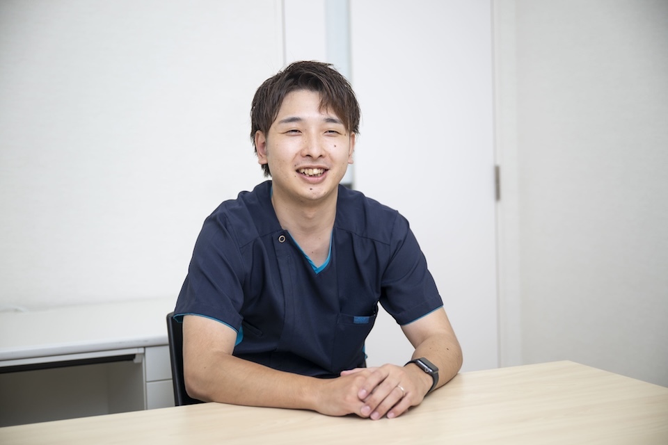 仕事と家庭の両立がしやすく、男性看護師も活躍できる職場。人間環境も良好で、「仕事は楽しく」のモットーを実践中!